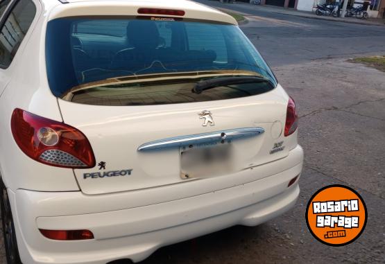Autos - Peugeot 207 compac 2013 Nafta 156000Km - En Venta