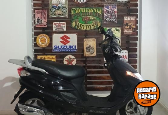 Motos - Suzuki AN 2015 Nafta 20000Km - En Venta