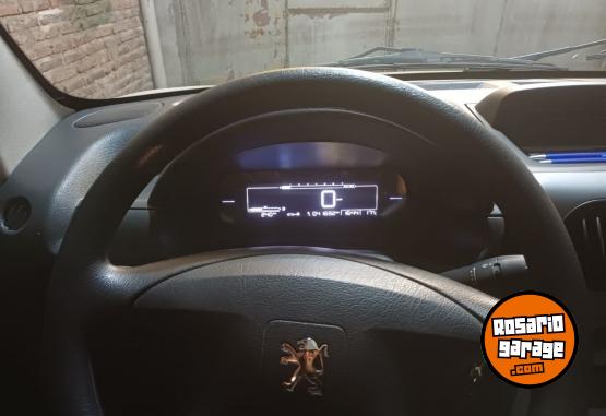 Utilitarios - Peugeot Partner 2024 Nafta 41000Km - En Venta