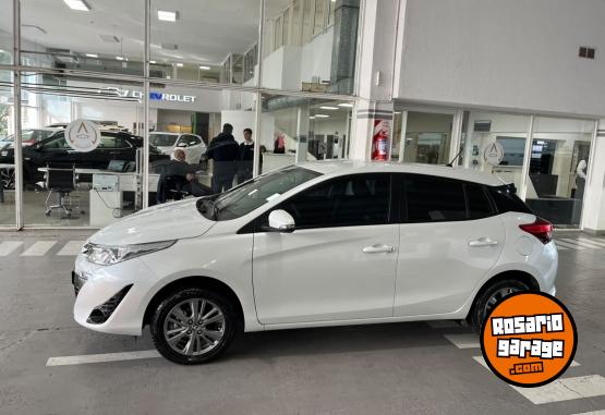 Autos - Toyota YARIS XLS 5P MT 2021 Nafta 28000Km - En Venta