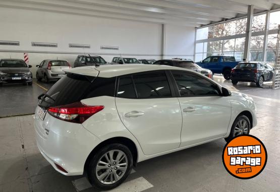 Autos - Toyota YARIS XLS 5P MT 2021 Nafta 28000Km - En Venta