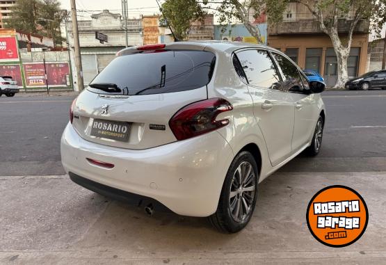 Autos - Peugeot 208 Feline 2017 Nafta 120000Km - En Venta