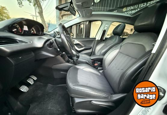 Autos - Peugeot 208 Feline 2017 Nafta 120000Km - En Venta