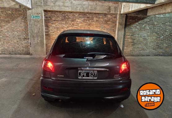 Autos - Peugeot 207 compac 2011 Nafta 152000Km - En Venta