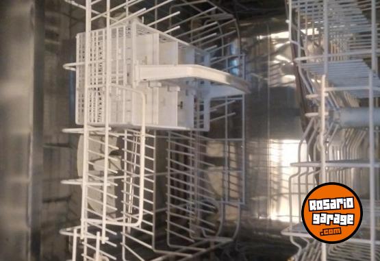 Hogar - Lavavajilla Ariston interior de acero inoxidable - En Venta