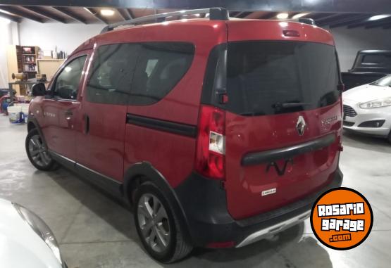 Utilitarios - Renault KANGOO 2024 Nafta 33000Km - En Venta