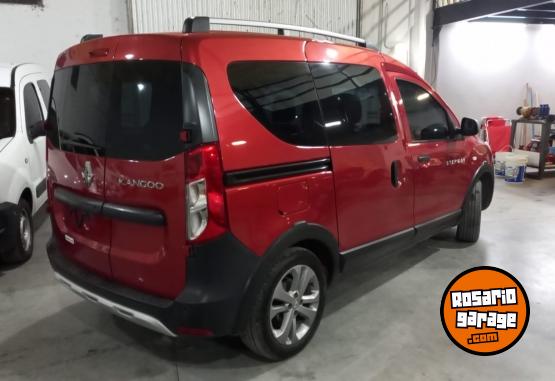 Utilitarios - Renault KANGOO 2024 Nafta 33000Km - En Venta