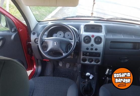 Utilitarios - Peugeot Partner 2011 Nafta 180000Km - En Venta