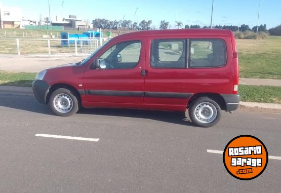 Utilitarios - Peugeot Partner 2011 Nafta 180000Km - En Venta