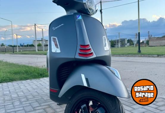 Motos - Vespa Gts 300 super sport 2022 Nafta 5500Km - En Venta