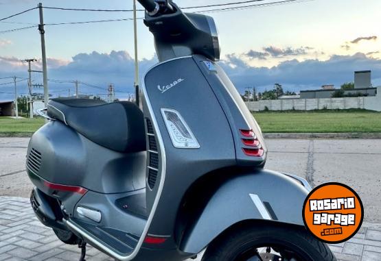 Motos - Vespa Gts 300 super sport 2022 Nafta 5500Km - En Venta