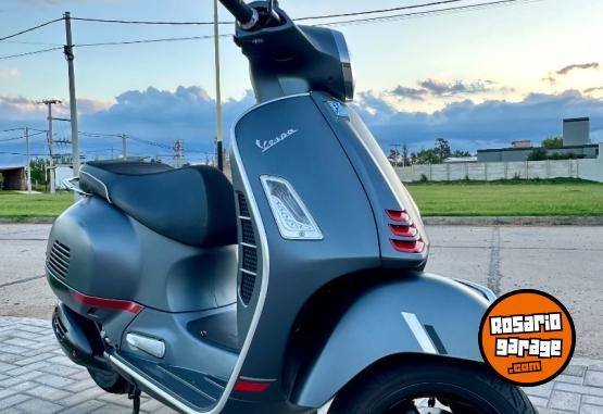 Motos - Vespa Gts 300 super sport 2022 Nafta 5500Km - En Venta