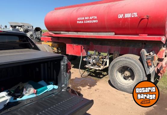 Camiones y Grúas - tanque regador - En Venta