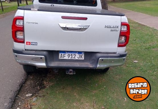 Camionetas - Toyota HILUX SRV 4X4 2023 Diesel 70000Km - En Venta