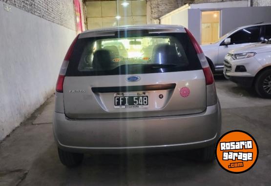 Autos - Ford Fiesta 2005 Nafta 140000Km - En Venta