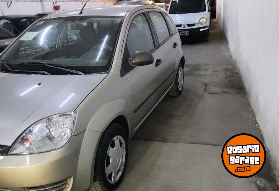 Autos - Ford Fiesta 2005 Nafta 140000Km - En Venta