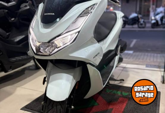Motos - Honda PCX 160 2024 Nafta 7700Km - En Venta