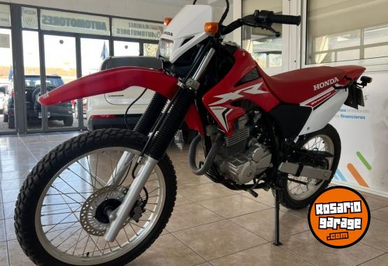 Motos - Honda TORNADO 250CC 2021 Nafta 3083Km - En Venta