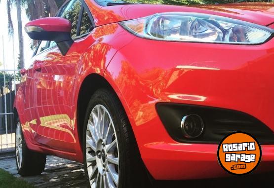 Autos - Ford Fiesta Kinetic 2013 Nafta 80000Km - En Venta