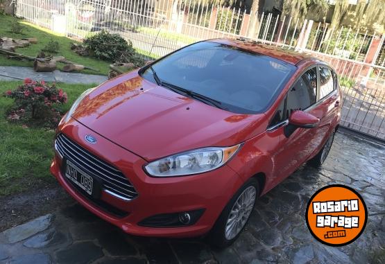 Autos - Ford Fiesta Kinetic 2013 Nafta 80000Km - En Venta