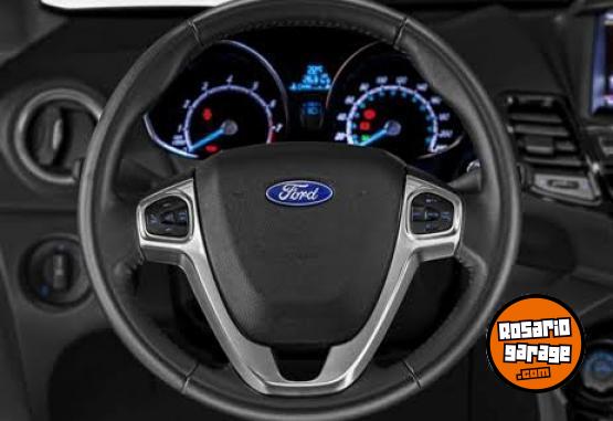 Autos - Ford Fiesta Kinetic 2013 Nafta 80000Km - En Venta
