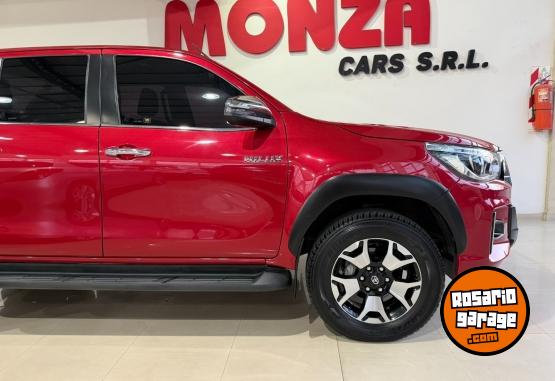 Camionetas - Toyota Hilux SRX 4X4 2020 Diesel 103000Km - En Venta