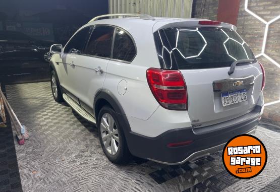Camionetas - Chevrolet Captiva LTZ 2.2 AWD 7 as 2017 Diesel - En Venta