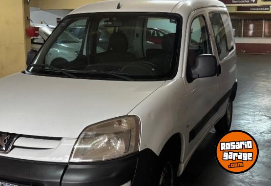 Utilitarios - Peugeot Partner confort 1.6 2017 Diesel 273000Km - En Venta