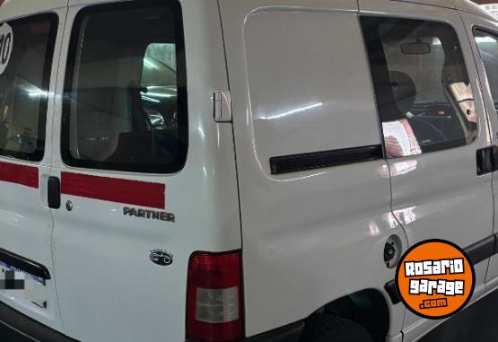 Utilitarios - Peugeot Partner confort 1.6 2017 Diesel 273000Km - En Venta