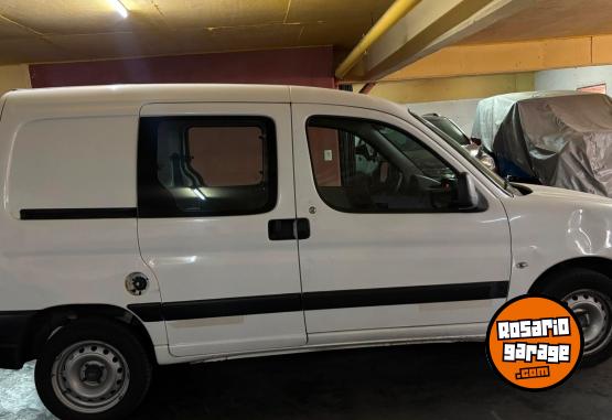 Utilitarios - Peugeot Partner confort 1.6 2017 Diesel 273000Km - En Venta