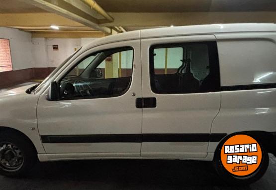 Utilitarios - Peugeot Partner confort 1.6 2017 Diesel 273000Km - En Venta