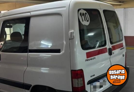 Utilitarios - Peugeot Partner confort 1.6 2017 Diesel 273000Km - En Venta