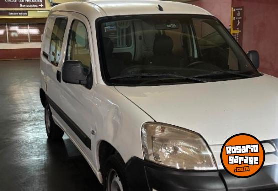 Utilitarios - Peugeot Partner confort 1.6 2017 Diesel 273000Km - En Venta
