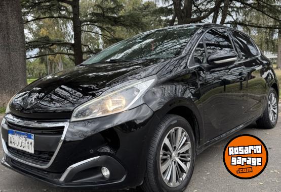 Autos - Peugeot 208 2016 Nafta 130000Km - En Venta