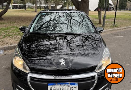 Autos - Peugeot 208 2016 Nafta 130000Km - En Venta
