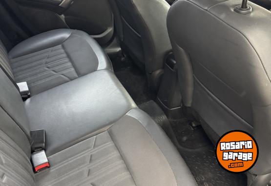 Autos - Peugeot 208 2016 Nafta 130000Km - En Venta