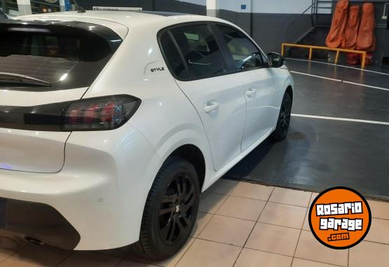 Autos - Peugeot 208 STYLE 2023 Nafta 17000Km - En Venta