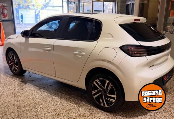 Autos - Peugeot 208 ALLURE PACK 2024 Nafta 24000Km - En Venta