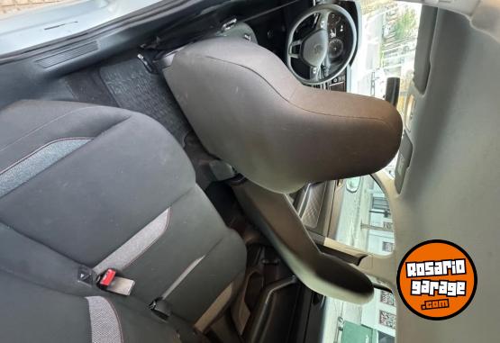 Autos - Volkswagen Polo track 2023 Nafta 42000Km - En Venta