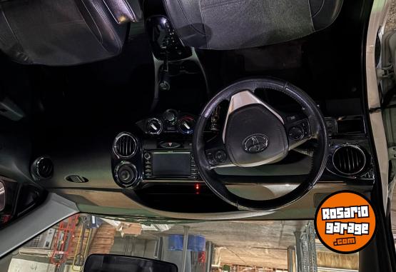 Autos - Toyota Etios platinum 2017 Nafta 94000Km - En Venta