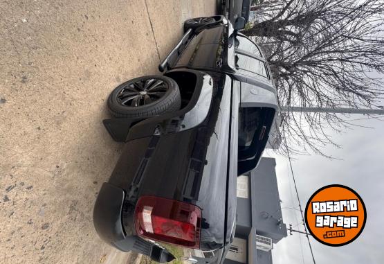 Camionetas - Volkswagen Amarok v6 2023 Diesel 45000Km - En Venta