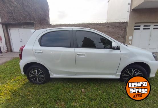 Autos - Toyota Etios 2023 Nafta 8000Km - En Venta