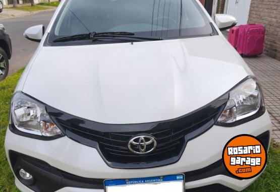 Autos - Toyota Etios 2023 Nafta 8000Km - En Venta