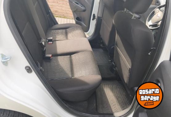 Autos - Toyota Etios 2023 Nafta 8000Km - En Venta