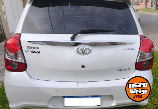 Autos - Toyota Etios 2023 Nafta 8000Km - En Venta
