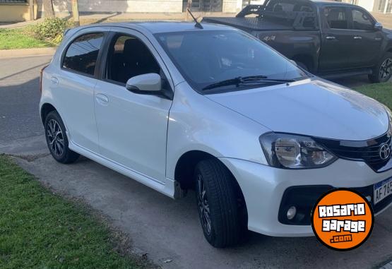 Autos - Toyota Etios 2023 Nafta 9500Km - En Venta