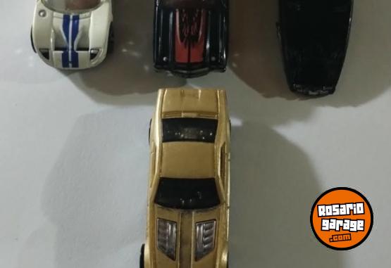 Otros - SUPER LIQUIDACI�N HOT WHEELS ICONICOS A $ 10.000 c/u - En Venta