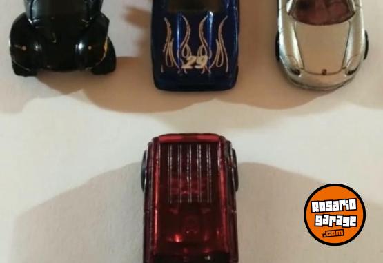 Otros - SUPER LIQUIDACI�N HOT WHEELS ICONICOS A $ 10.000 c/u - En Venta