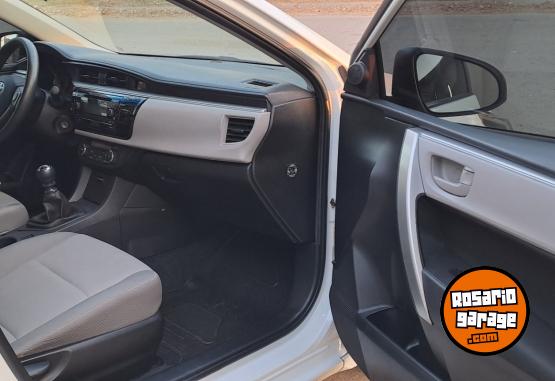 Autos - Toyota Corolla xei mt6 2015 Nafta 93000Km - En Venta