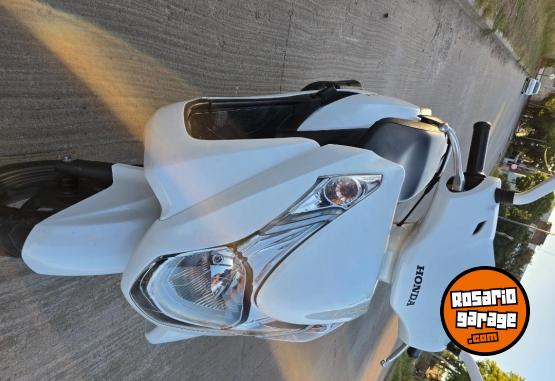 Motos - Honda Elite 2017 Nafta 21000Km - En Venta